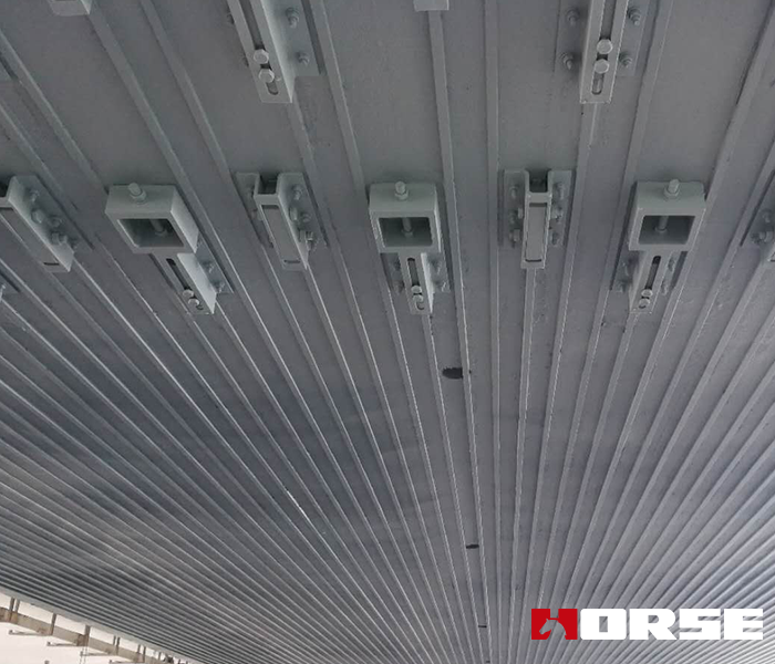 prestressed cfrp plate revent cracks