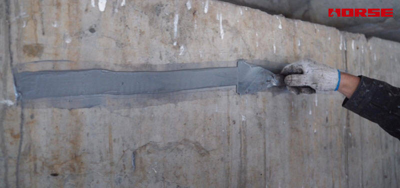 seal cracks